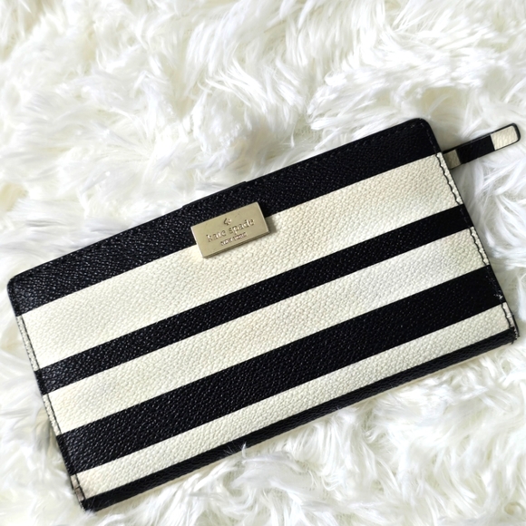 kate spade Handbags - Kate Spade Arbour Hill Bon Bon Striped Wallet EUC